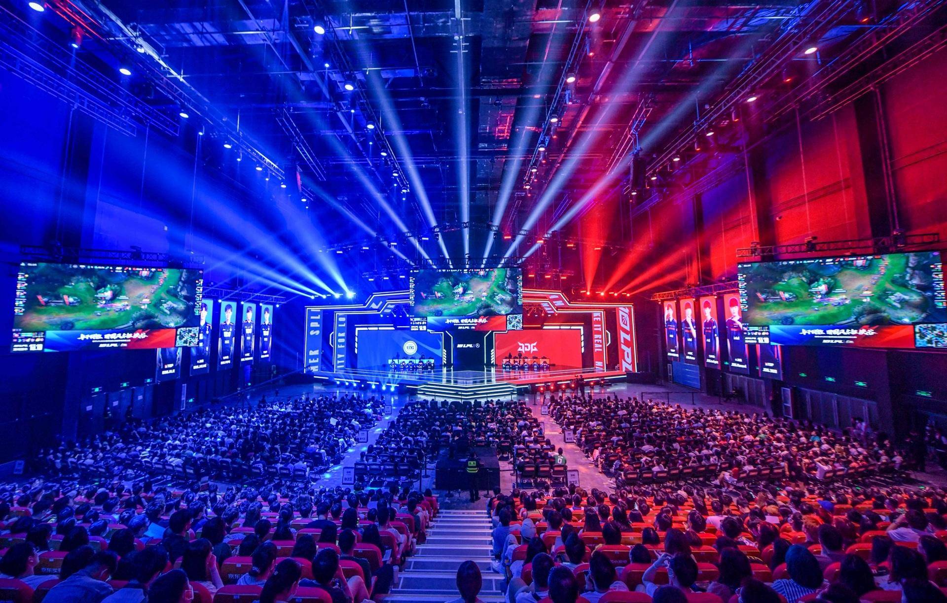 尤其是在面 尤其是在面